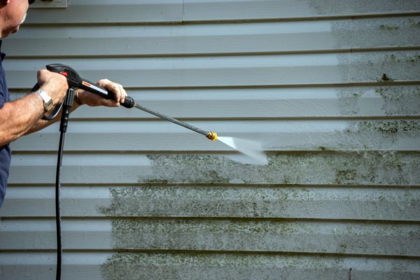 Vinyl Siding Power Washing in Portland